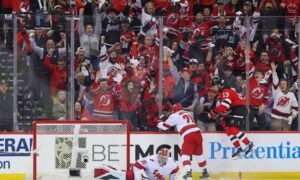25042025-hurricanes-devils-nhl-playoff