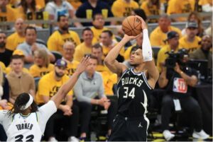 29042025-nba-playoff-bucks-pacers