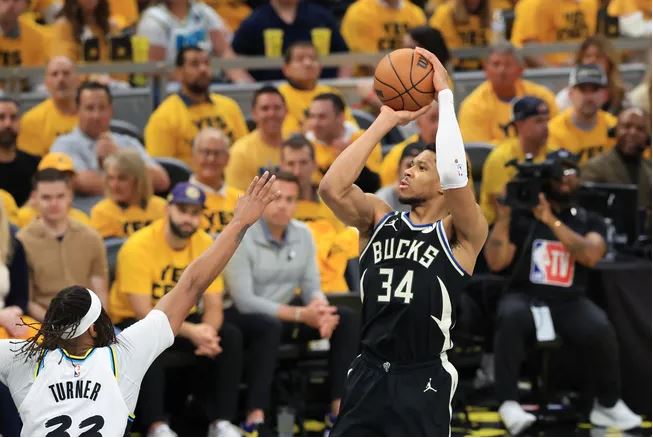 29042025-nba-playoff-bucks-pacers