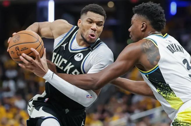 bucks-pacers-nba-game-01