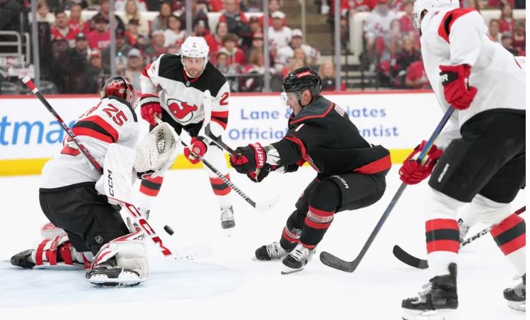 game-1-nhl-playoff-hurricane-devils